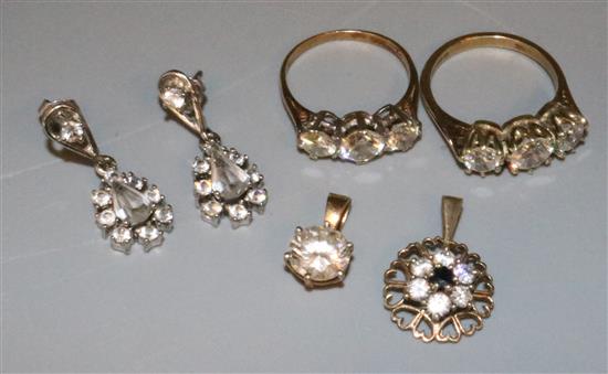 2 dress rings, earrings and a pendant